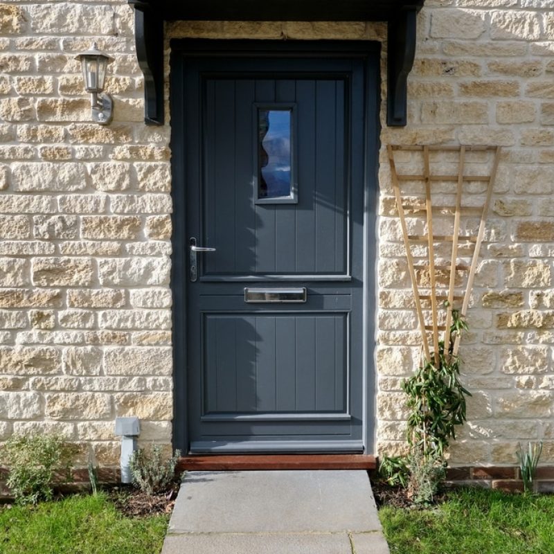 Front,Door,,Porch,And,Garden,Path,Of,An,English,Town